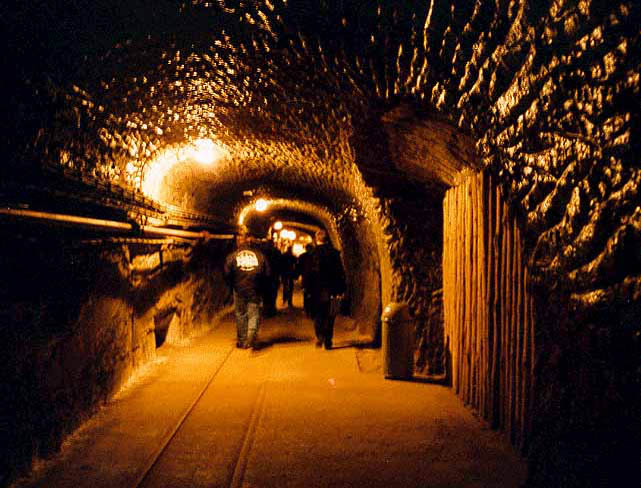 36 - Paa vei ut av gruva