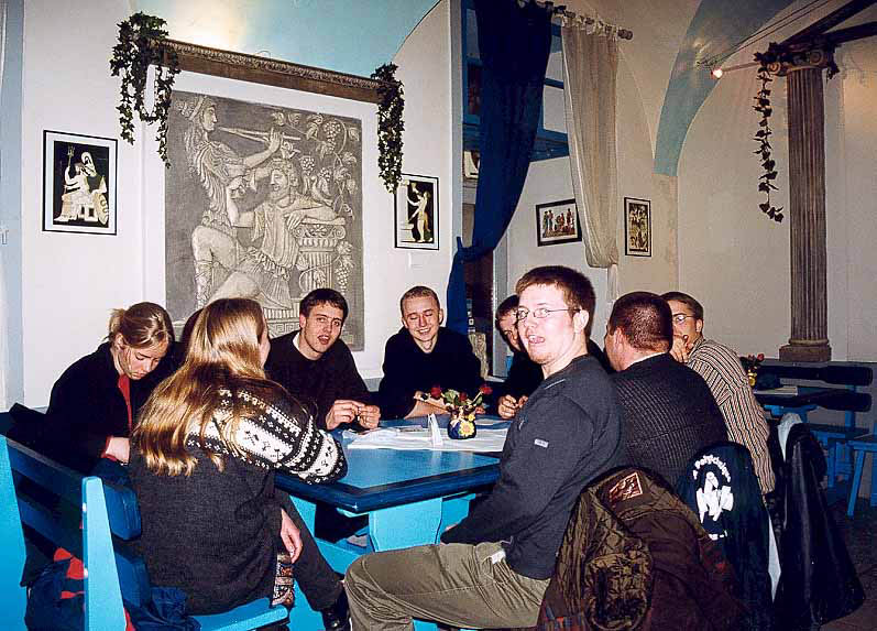 48 - Qba tok oss med paa polsk gresk restaurant