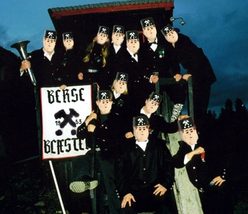 gruppebilde2002_polski